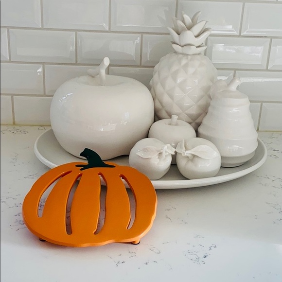 Crate&barrel Pumpkin Trivet - Picture 3 of 13